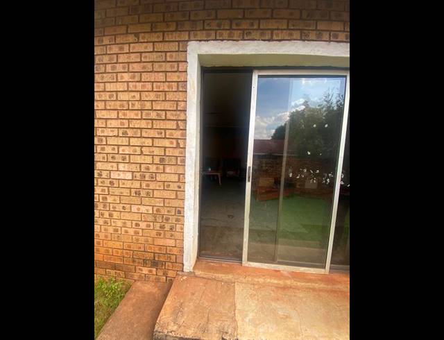 4 BEDROOM HOUSE FOR SALE IN AERORAND